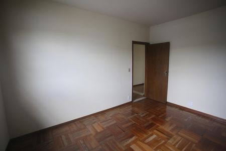 Casa para alugar com 328m², 5 quartos e 2 vagasQuarto 