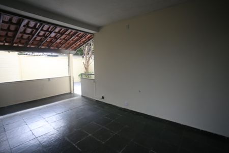 Casa para alugar com 328m², 5 quartos e 2 vagasArea de serviço