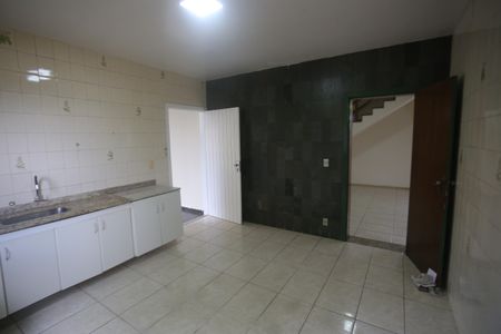 Casa para alugar com 328m², 5 quartos e 2 vagasCozinha