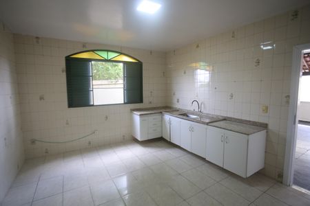 Casa para alugar com 328m², 5 quartos e 2 vagasCozinha