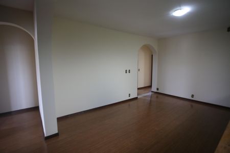 Casa para alugar com 328m², 5 quartos e 2 vagasSala cobertura