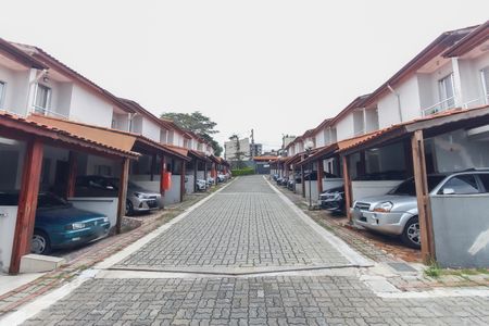 Casa de condomínio à venda com 68m², 2 quartos e 1 vagaÁrea Comum