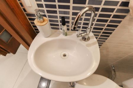 Casa de condomínio à venda com 68m², 2 quartos e 1 vagaLavabo