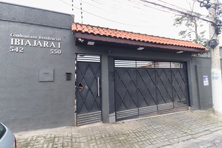 Casa de condomínio à venda com 68m², 2 quartos e 1 vagaFachada 