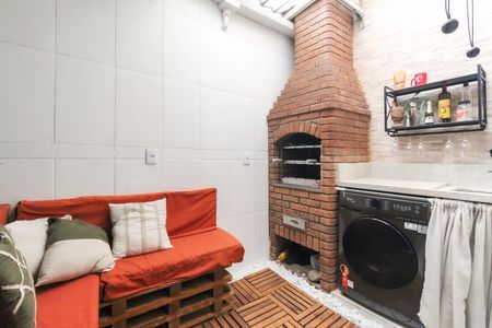 Casa de condomínio à venda com 68m², 2 quartos e 1 vagaÁrea de Serviço - Churrasqueira