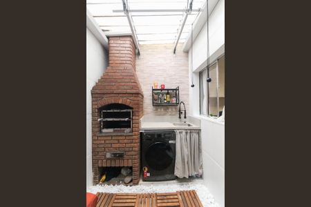 Casa de condomínio à venda com 68m², 2 quartos e 1 vagaÁrea de Serviço - Churrasqueira