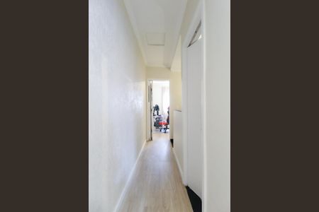 Casa de condomínio à venda com 68m², 2 quartos e 1 vagaCorredor