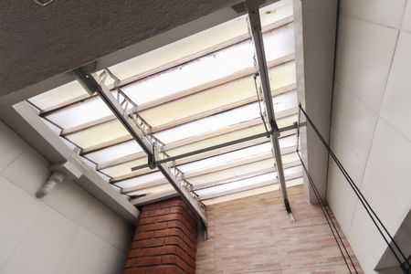 Casa de condomínio à venda com 68m², 2 quartos e 1 vagaÁrea de Serviço - Churrasqueira