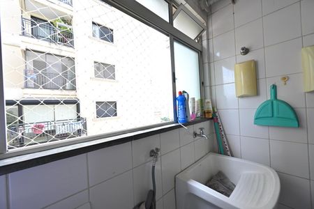 Apartamento à venda com 74m², 3 quartos e 2 vagasLavanderia