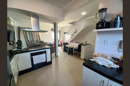 Cozinha de casa para alugar com 3 quartos, 117m² em Vila Cascatinha, São Vicente