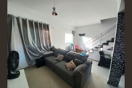 Sala de casa para alugar com 3 quartos, 117m² em Vila Cascatinha, São Vicente