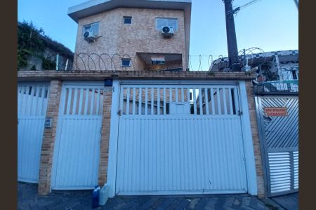 Casa para alugar com 117m², 3 quartos e 3 vagasFachada