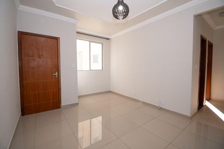 Sala de apartamento para alugar com 2 quartos, 70m² em Parque Maracana, Contagem