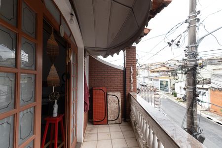 Casa à venda com 185m², 5 quartos e 1 vaga Casa à venda com 185m², 5 quartos e 1 vagaVaranda