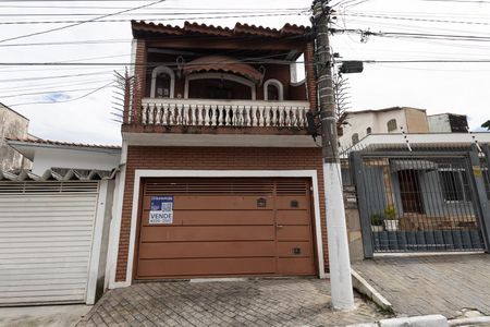 Casa à venda com 185m², 5 quartos e 1 vaga Casa à venda com 185m², 5 quartos e 1 vagaFacahada / Placa