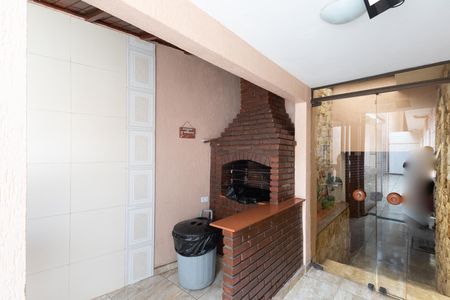 Casa à venda com 185m², 5 quartos e 1 vaga Casa à venda com 185m², 5 quartos e 1 vagaQuintal / Churrasqueira