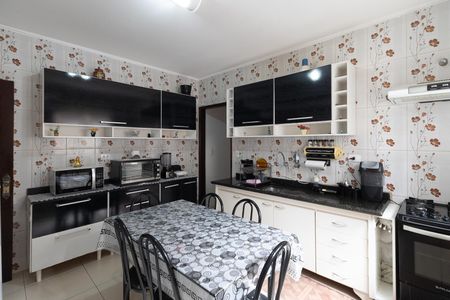 Casa à venda com 185m², 5 quartos e 1 vaga Casa à venda com 185m², 5 quartos e 1 vagaCozinha