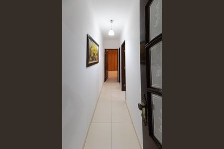 Casa à venda com 185m², 5 quartos e 1 vaga Casa à venda com 185m², 5 quartos e 1 vagaCorredor