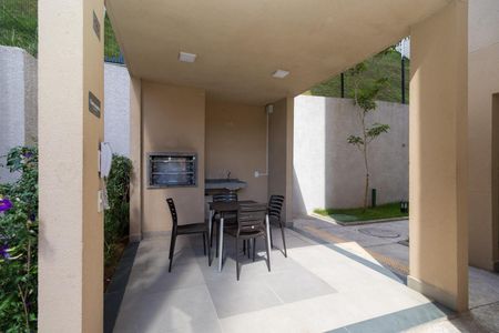 Apartamento para alugar com 43m², 2 quartos e sem vagaÁrea comum - Churrasqueira
