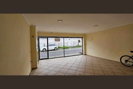 Casa à venda com 260m², 3 quartos e 2 vagasGaragem