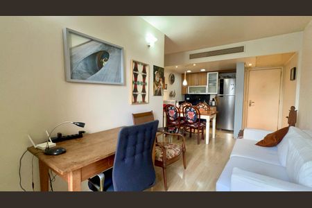 Apartamento à venda com 45m², 1 quarto e 1 vaga Apartamento à venda com 45m², 1 quarto e 1 vagaSala