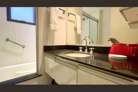 Apartamento à venda com 45m², 1 quarto e 1 vaga Apartamento à venda com 45m², 1 quarto e 1 vagaBanheiro da Suíte