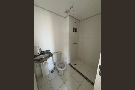 Banheiro de apartamento à venda com 2 quartos, 51m² em Vila Curuçá, Santo André