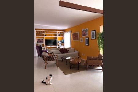 Apartamento à venda com 162m², 3 quartos e 3 vagasFoto 02