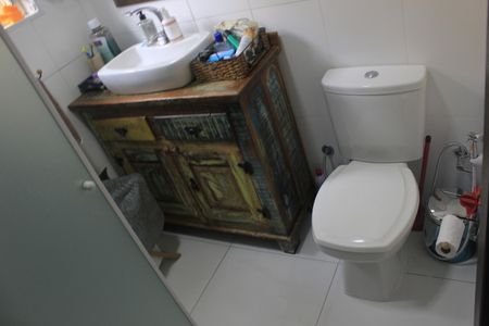Casa à venda com 148m², 3 quartos e 2 vagasBanheiro
