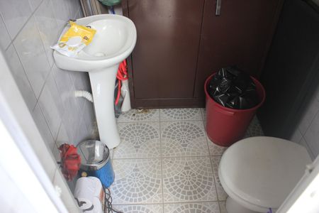 Casa à venda com 148m², 3 quartos e 2 vagasBanheiro do quintal