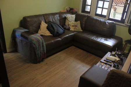 Casa à venda com 148m², 3 quartos e 2 vagasSala