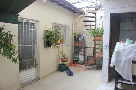 Casa à venda com 148m², 3 quartos e 2 vagasQuintal e espaço gourmet
