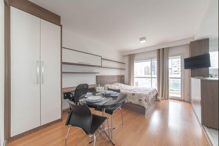 Quarto de kitnet/studio para alugar com 1 quarto, 38m² em Brooklin, São Paulo