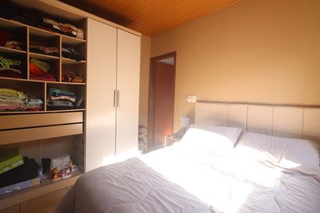 Casa à venda com 257m², 6 quartos e 2 vagasSuíte  casa 1