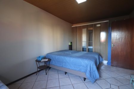 Casa à venda com 257m², 6 quartos e 2 vagasQuarto 3 da casa 2