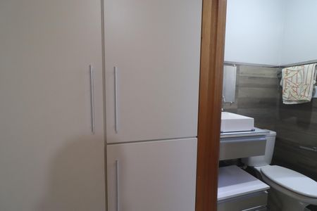 Casa à venda com 257m², 6 quartos e 2 vagasBanheiro