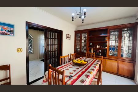 Casa à venda com 4 quartos, 303m² em Nova Campinas, Campinas