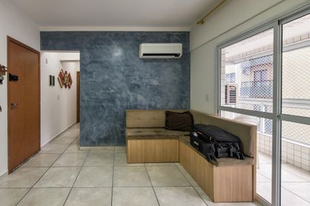 Sala de apartamento para alugar com 2 quartos, 72m² em Canto do Forte, Praia Grande