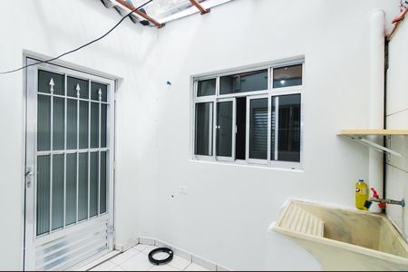 Casa para alugar com 60m², 1 quarto e sem vagaÁrea de Serviço