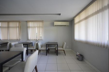 Apartamento para alugar com 50m², 2 quartos e 1 vagaÁrea comum - Salão de festas