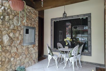 Casa de condomínio para alugar com 323m², 5 quartos e 3 vagas Casa de condomínio para alugar com 323m², 5 quartos e 3 vagasVaranda