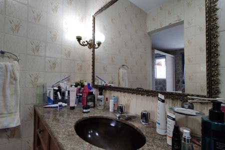 Casa de condomínio para alugar com 323m², 5 quartos e 3 vagas Casa de condomínio para alugar com 323m², 5 quartos e 3 vagasBanheiro da Suíte