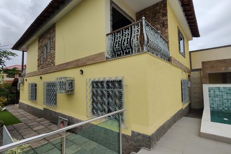 Casa de condomínio para alugar com 323m², 5 quartos e 3 vagas Casa de condomínio para alugar com 323m², 5 quartos e 3 vagasFachada