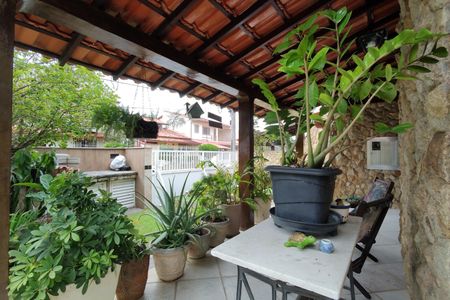 Casa de condomínio para alugar com 323m², 5 quartos e 3 vagas Casa de condomínio para alugar com 323m², 5 quartos e 3 vagasVaranda