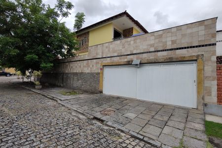 Casa de condomínio para alugar com 323m², 5 quartos e 3 vagas Casa de condomínio para alugar com 323m², 5 quartos e 3 vagasGaragem