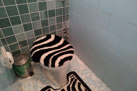 Casa de condomínio para alugar com 323m², 5 quartos e 3 vagas Casa de condomínio para alugar com 323m², 5 quartos e 3 vagasBanheiro de serviço