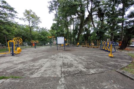 Casa de condomínio para alugar com 323m², 5 quartos e 3 vagas Casa de condomínio para alugar com 323m², 5 quartos e 3 vagasÁrea comum - Academia