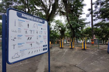 Casa de condomínio para alugar com 323m², 5 quartos e 3 vagas Casa de condomínio para alugar com 323m², 5 quartos e 3 vagasÁrea comum - Academia