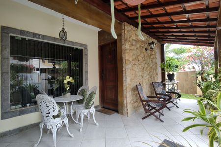 Casa de condomínio para alugar com 323m², 5 quartos e 3 vagas Casa de condomínio para alugar com 323m², 5 quartos e 3 vagasQuintal