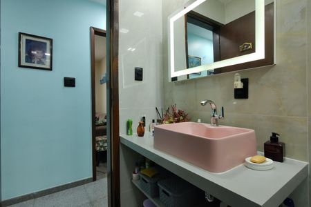 Casa de condomínio para alugar com 323m², 5 quartos e 3 vagas Casa de condomínio para alugar com 323m², 5 quartos e 3 vagasBanheiro Social